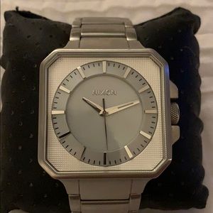 Nixon Platform watch